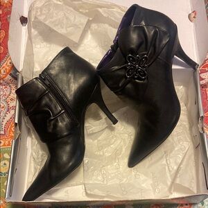 Aldo Black Heeled Boots with Sleek Design